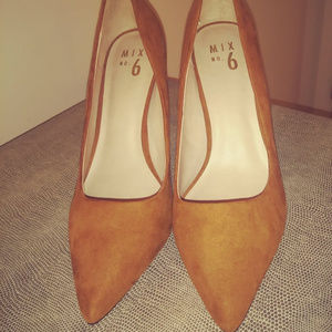 BROWN NUDE TAN CARAMEL COGNAC SUEDE PUMPS HEELS